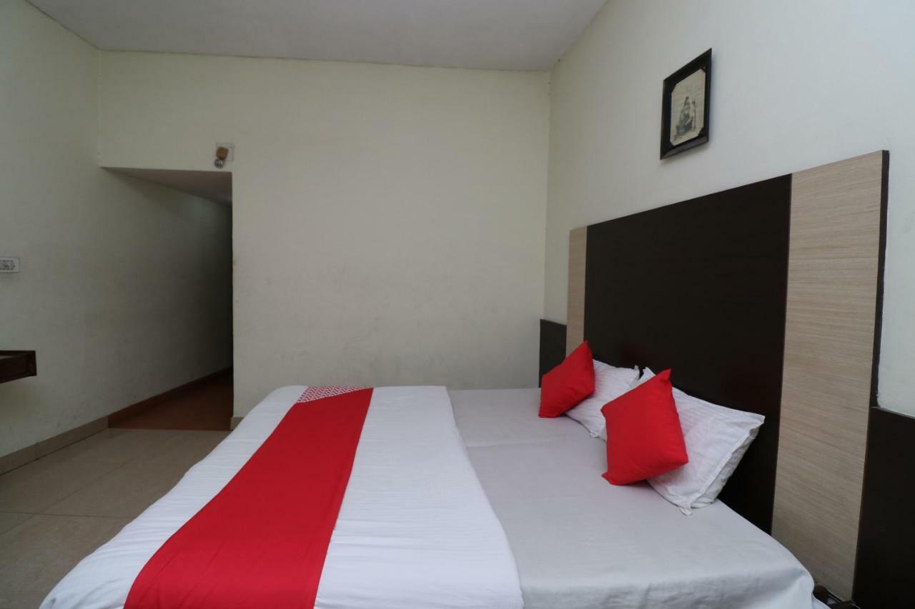 Oyo 38036 Hotel Basera Katra  Exteriör bild